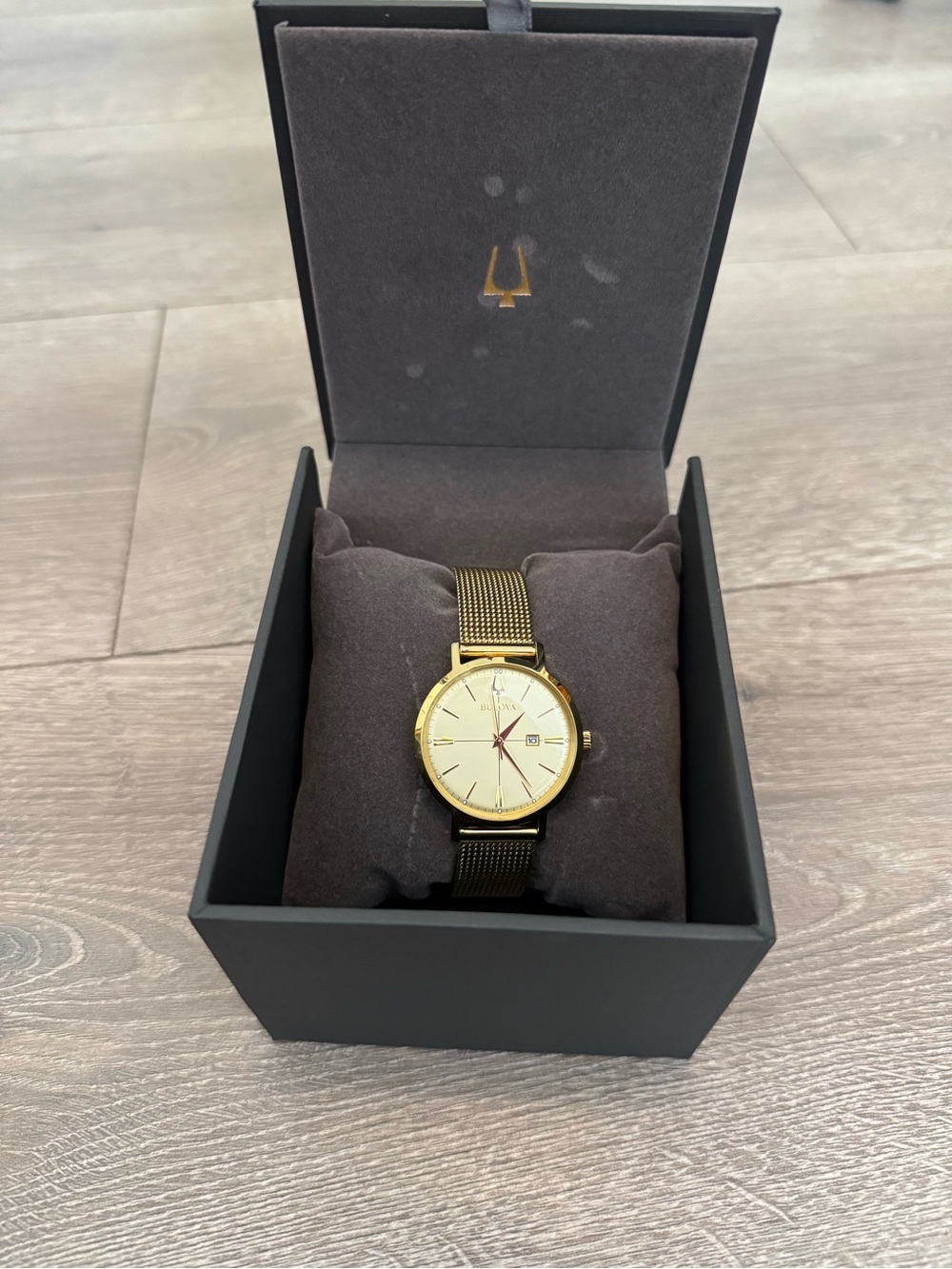 Bulova ladies gold-tone mesh watch with champagne dial - Picture 2 of 7